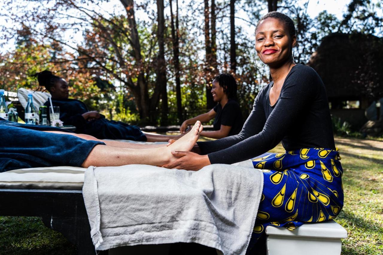 Hakunamatata Lodge & Health Spa/ Wedding & Conference Venue Muldersdrift Buitenkant foto