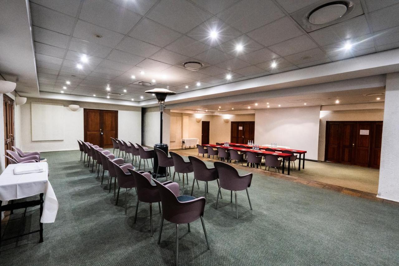 Hakunamatata Lodge & Health Spa/ Wedding & Conference Venue Muldersdrift Buitenkant foto