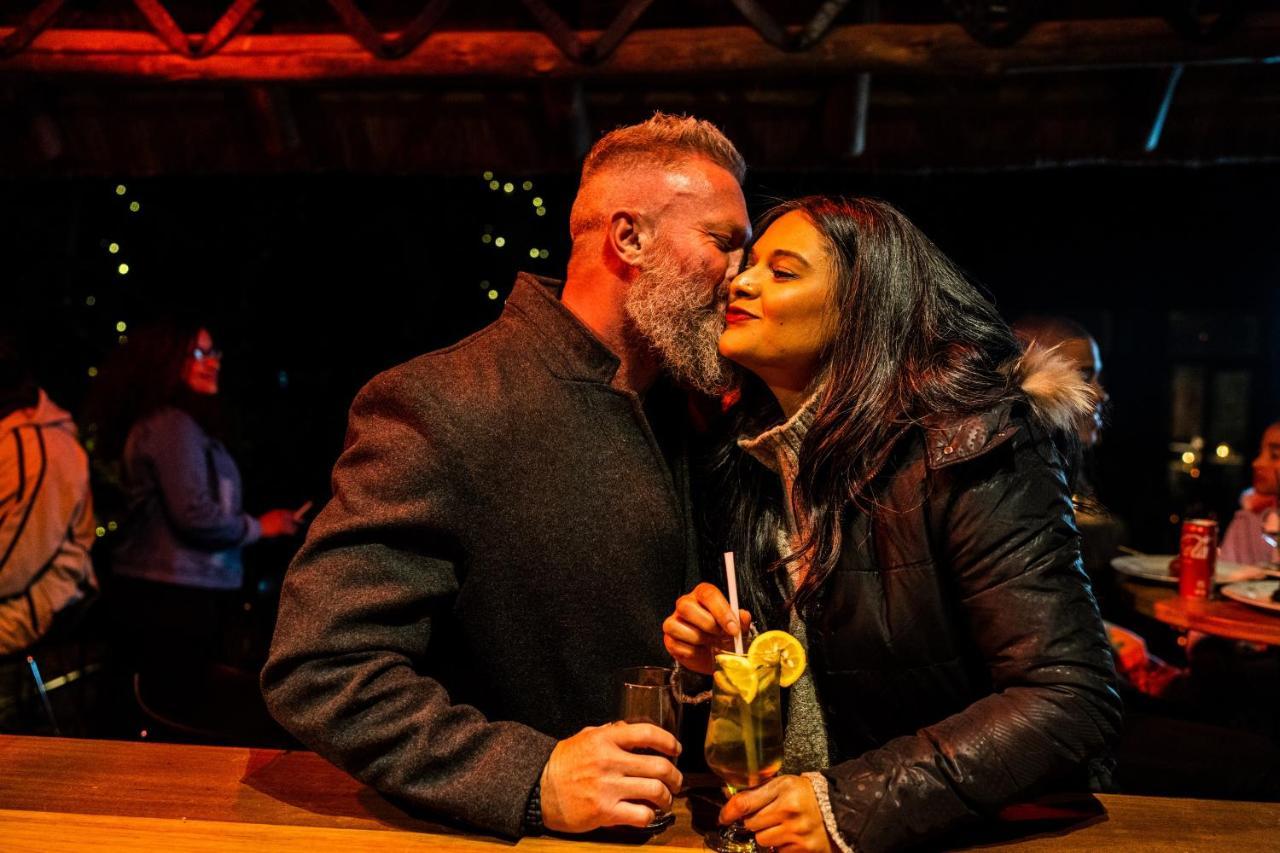 Hakunamatata Lodge & Health Spa/ Wedding & Conference Venue Muldersdrift Buitenkant foto