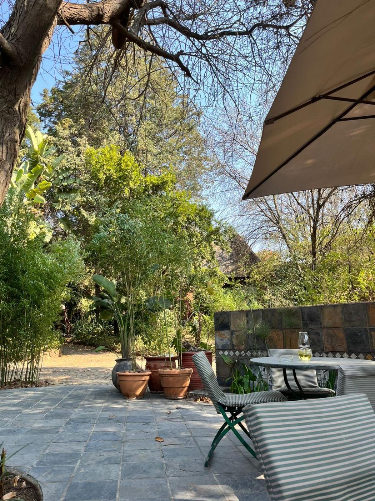 Hakunamatata Lodge & Health Spa/ Wedding & Conference Venue Muldersdrift Buitenkant foto