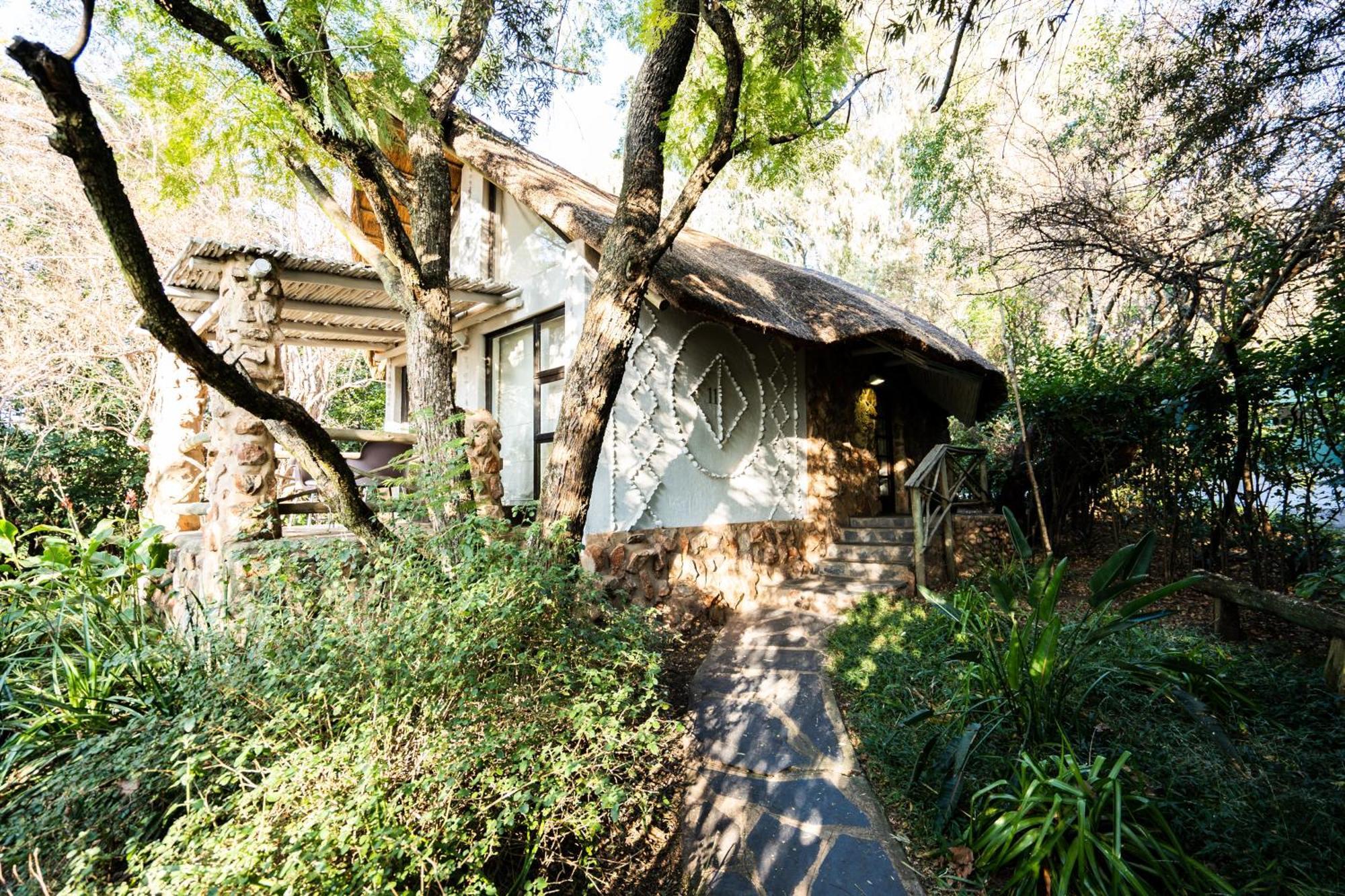 Hakunamatata Lodge & Health Spa/ Wedding & Conference Venue Muldersdrift Buitenkant foto