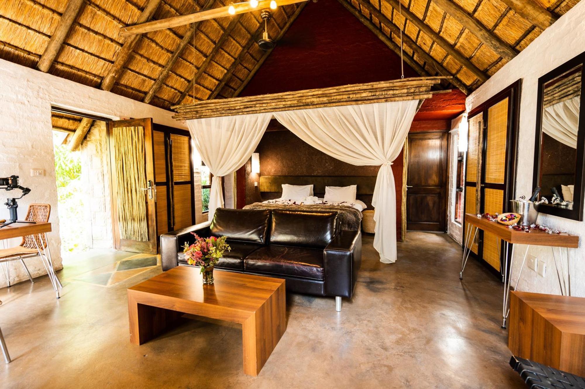 Hakunamatata Lodge & Health Spa/ Wedding & Conference Venue Muldersdrift Buitenkant foto